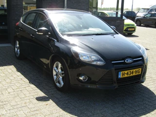 Ford Focus Ford Focus 1.6 EcoBoost Titanium | PDC, Stoelverwarming, Trekhaak - afbeelding nr 7