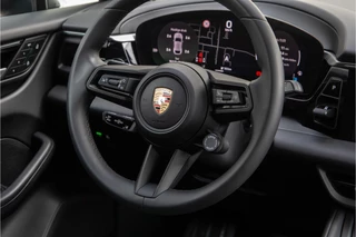 Porsche Macan Porsche Macan 4 100 kWh Panorama, Trekhaak, 22