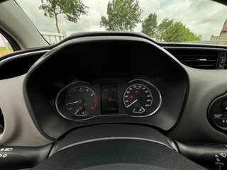 Toyota Yaris Toyota Yaris 1.5 VVT-i Aspiration DEALER ONDERHOUDEN / NL AUTO / CAMERA / NAVIGATIE / BLUETOOTH / VOLLE TANK - afbeelding nr 15