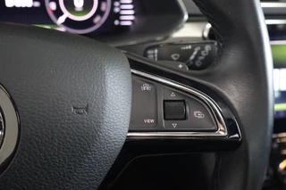 Škoda Superb Škoda Superb Combi 2.0 TDI Business Edition | Panoramadak | ACC | Canton | Camera - afbeelding nr 15
