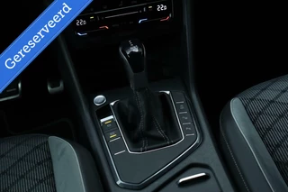 Volkswagen Tiguan Volkswagen Tiguan 1.5 TSI / 2x R-Line / Black Style / VC / HeadUP / H&K / Camera / LED / Trekhaak / 19