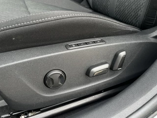 Škoda Octavia Škoda Octavia Combi 1.5 e-TSI Business Edition Plus | Trekhaak | Head-Up | Carplay | LED | Sfeerverl. | Camera | Memory - afbeelding nr 10