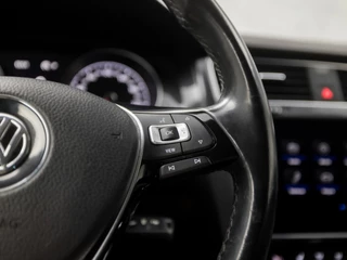 Volkswagen Golf Automaat (APPLE CARPLAY, CLIMATE, STOELVERWARMING, SPORTSTOELEN, LM VELGEN, GETINT GLAS, CRUISE, NIEUWSTAAT) - afbeelding nr 20