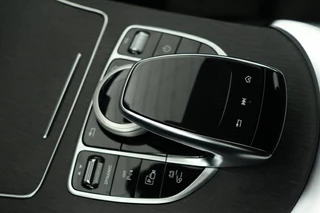 Mercedes-Benz C-Klasse Mercedes-Benz C-klasse 300e AMG Night | Carplay | 360 camera | Trekhaak | Stoelverwarming | Keyless | Leder/Alcantara | Full LED | Navigatie - afbeelding nr 18