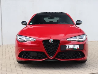 Alfa Romeo Giulia Alfa Romeo Giulia 2.0 Turbo 280 PK Competizione Q4 AWD | Pano | Harman | 19