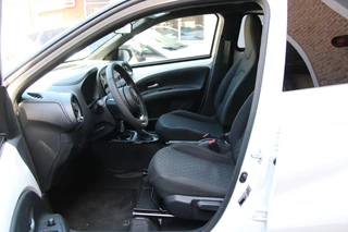 Toyota Aygo Toyota Aygo X Aygo X 1.0 VVT-i Black & White | Apple carplay | Camera achter | - afbeelding nr 18