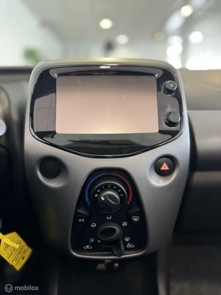 Toyota Aygo Toyota Aygo 1.0 VVT-i x-play Cabrio| NAP| NAV| CAM| Uniek! - afbeelding nr 26