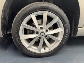 Škoda Yeti Skoda Yeti 1.2 TSi Elegance Automaat-Trekhaak-Navigatie-Panoramadak-Cr.contr-Clima-Camera-Parkeersensoren-Lm17''velgen-Bluetooth - afbeelding nr 12