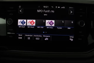 Volkswagen Polo Volkswagen Polo 1.0 TSI Comfortline (PARKEERSENSOREN, CRUISE ADAPTIEF, NAVIGATIE, CARPLAY, NL-AUTO, GOED ONDERHOUDEN) - afbeelding nr 19