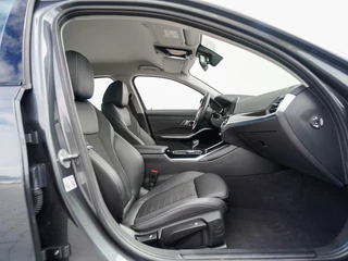 BMW 3 Serie BMW 3-serie Touring 330e 293pk Sport Line | Full LED | Carplay | Stoel/stuurverwarming | Trekhaak - afbeelding nr 16