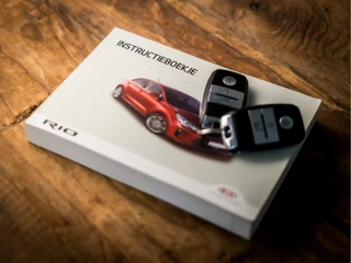 Kia Rio Kia Rio 1.0 TGDI Dynamic Sport (APPLE CARPLAY, NAVIGATIE, CAMERA, GETINT GLAS, SPORTSTOELEN, PARKEERSENSOREN, KEYLESS, CRUISE, LED, NIEUWSTAAT) - afbeelding nr 17