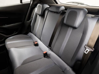 Peugeot 2008 Peugeot 2008 1.2 PureTech Sport (VIRTUAL COCKPIT, APPLE CARPLAY, 360 CAMERA, LEDER, SPORTSTOELEN, CRUISE, LANE ASSIST, NIEUWSTAAT) - afbeelding nr 15