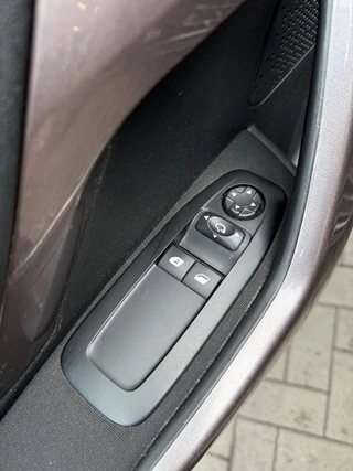 Peugeot 2008 Peugeot 2008 1.2 PureTech Blue Lion - afbeelding nr 30