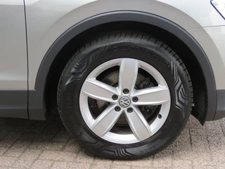 Volkswagen Tiguan Volkswagen Tiguan 1.4 TSI CON. SERIES / Led / Navi / Wegklap.haak / BOVAG garantie - afbeelding nr 16