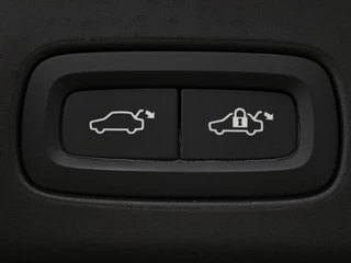 Volvo V90 Volvo V90 2.0 T8 AWD R-Design | Panoramadak | Head-Up | Trekhaak | Stoel & stuurverwarming | Leder | 360 camera | Luchtvering | Harman/Kardon | Adaptive cruise | Achterbankverwarming - afbeelding nr 13