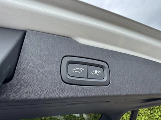 Volvo V60 Volvo V60 T6 Recharge AWD R-Design | Panoramadak | Elekt.stoel | DAB | CarPlay - afbeelding nr 15