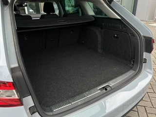 Škoda Superb Škoda Superb Combi 1.4 TSI iV Business Edition Plus | Trekhaak | 18