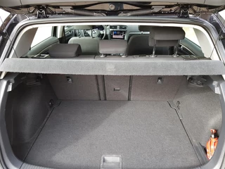 Volkswagen e-Golf Volkswagen e-Golf Automaat 136pk  | Navigatie | Climate Control | Virtuele Cockpit | Camera | Keyless | Stoelverwarming | Parkeer Sensoren | Cruise Control Adaptive | Lichtmetalen velgen 17