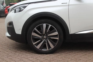 Peugeot 3008 Peugeot 3008 1.6 PureTech GT Line / Panoramdak / Camera / Navigatie / 19'' / Keyless / Half leder / Focal Audio / Dodehoek / Cruise Control - afbeelding nr 13