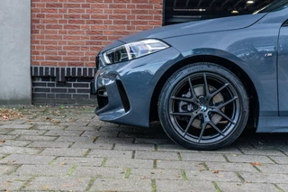 BMW 1 Serie BMW 1-serie 118i High Executive M-Sport Pano / Trekhaak / Apple Car Play - afbeelding nr 7