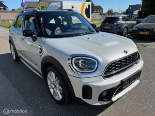 MINI Countryman Countryman 2.0  PHEV  Automaat 224 pk All4 Cooper SE  Business Edition Navigatie ,  Camera Achter , Parkeerhulp , Velgen , lederen bekelding met verwarming , Lage km stand 6.045 km ! - afbeelding nr 8