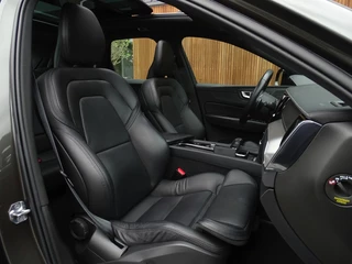 Volvo XC60 Volvo XC60 T8 407PK AWD / Inscription / panoramadak / 360° / LED - afbeelding nr 33
