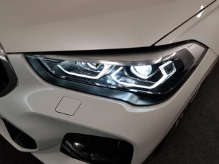 BMW X1 BMW X1 sDrive18i Steptronic M-Sport Executive | Lederen Bekleding | Navigatie | Climate Control | Camera | Parkeer Sensoren - afbeelding nr 30