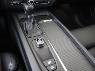Volvo XC60 Volvo XC60 2.0 T5 Momentum | Stoelverwarming | Apple/Android Carplay | - afbeelding nr 19