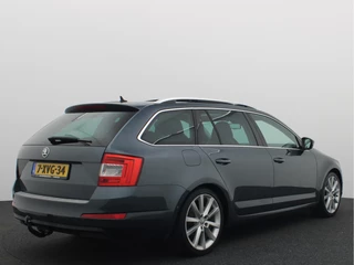 Škoda Octavia AUTOMAAT / RS-STOELEN / PANORAMADAK / XENON / TREKHAAK / CANTON / KEYLESS / STOELVERW / NL AUTO - afbeelding nr 20