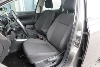 Volkswagen Polo Volkswagen Polo 1.0 TSI 95 PK Comfortline , Trekhaak , Stoelverwarming , Navigatie , Parkeersensoren , Climate control , 17