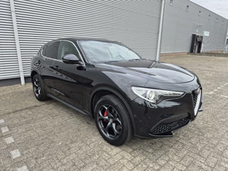 Alfa Romeo Stelvio Alfa Romeo Stelvio 2.0 T AWD Super Automaat, panoramadak,trekhaak,cruise,navigatie,achteruitrijcamera,lederen bekleding,parkeersensoren, - afbeelding nr 5