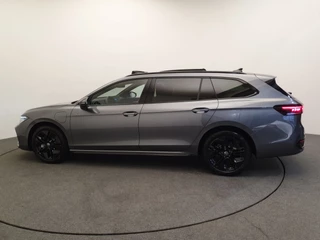 Volkswagen Passat Volkswagen Passat Variant 1.5 eHybrid 272pk DSG/AUT R-Line Wegklapbare trekhaak, Panoramadak, Leder - afbeelding nr 2