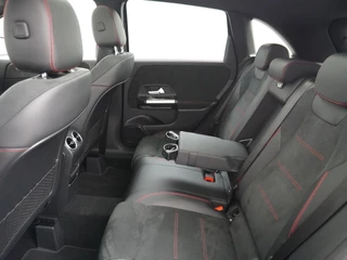 Mercedes-Benz B-Klasse Mercedes-Benz B-Klasse 180 AMG // Panoramadak // Camera // Augemented Reality // Carplay // Elek. Achterklep // Night Pakket // Cruise Control - afbeelding nr 15