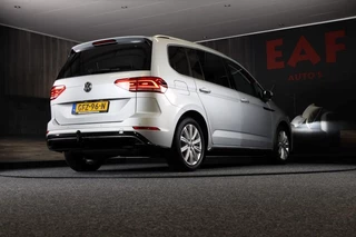 Volkswagen Touran Volkswagen TOURAN 1.5 TSI R Line 7 Persoons / AUT / ACC / Navi / Camera / Open Panoramadak / Led / Pdc / Trekhaak / 17 Inch - afbeelding nr 5