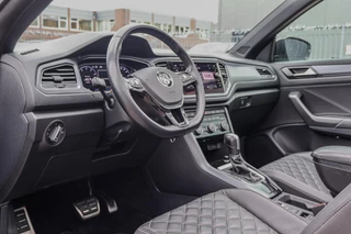 Volkswagen T-Roc Volkswagen T-Roc Cabrio 1.5 TSI R-Line ACC VIRTUAL COCKPIT STOELVERWARMING AUTOMAAT LEDER CAMERA - afbeelding nr 12