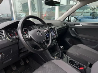 Volkswagen Tiguan Volkswagen Tiguan 1.5 TSI ACT Comfortline Business | Panoramadak | Stoelverwarming | PDC | Apple Carplay/Android Auto | - afbeelding nr 4