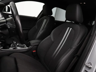 BMW 1 Serie BMW 1-serie 118i M Sport | Trekhaak | Carplay | Navigatie |  Sportstoelen | Half leder | Full LED | Climate control | Parkeerhulp - afbeelding nr 5