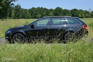 Škoda Octavia Skoda Octavia Combi 1.5 TSI Greentech Business Edition Trekhaak Panoramadak Apple Carplay - afbeelding nr 8