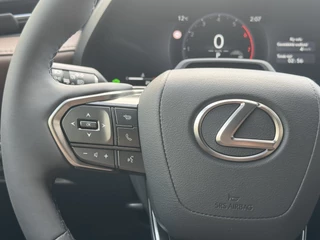 Lexus LBX Dodehoekdetectie, Beige leer, Elektrische achterklep , All-in Rijklaarprijs - afbeelding nr 23