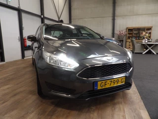 Ford Focus Ford Focus 1.0 5drs - airco - navigatie - zeer nette staat - afbeelding nr 7