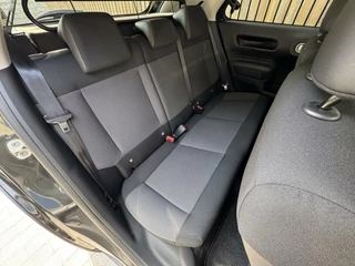 Citroën C4 Cactus Citroen C4 Cactus 1.2 PureTech Shine 110pk Navigatiesysteem | Climate control | Cruise control | Multifunctioneel stuurwiel | Trekhaak | Isofix | Getint glas | Inparkeerhulp | Parkeersensoren voor en achter | Achteruitrijcamera - afbeelding nr 37