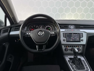 Volkswagen Passat Volkswagen Passat Variant 1.6 TDI Highline PANO DSG trekhaak - afbeelding nr 10