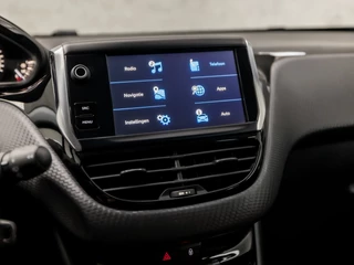 Peugeot 208 Peugeot 208 1.2 PureTech Sport (APPLE CARPLAY, NAVIGATIE, CLIMATE, GETINT GLAS, SPORTSTOELEN, CRUISE, PARKEERSENSOREN, NIEUWE APK, NIEUWSTAAT) - afbeelding nr 27