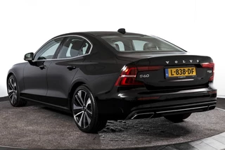 Volvo S60 Volvo S60 2.0 T5 250 PK Intro Edition - Automaat | Dig. Cockpit | Adapt. Cruise | Leder | Elek. bestuurderstoel met geheugen | Stoelverw. | PDC | Camera | NAV + App. Connect | ECC | DAB | Elek. Trekhaak | LM 19