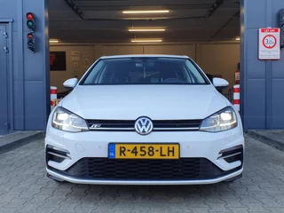 Volkswagen Golf Volkswagen Golf 1.5 TSI Highline Business R-Line - CARPLAY / ALCANTARA / FLIPPERS / P.SENSOREN V+A / STOELVERW. / DAB+ / FULL LED! - afbeelding nr 3