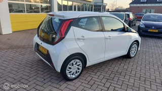 Toyota Aygo Toyota Aygo 1.0 VVT-i X Play - afbeelding nr 3