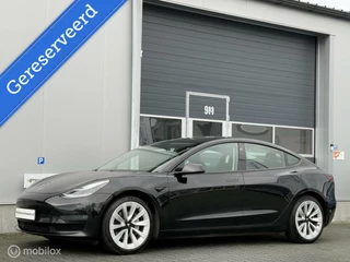 Tesla Model 3 - 42364677-0