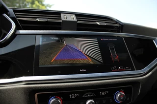 Audi Q3 Audi Q3 Sportback 45 TFSI e S Edition // 3X S-Line - Plat stuur - Trekhaak klapbaar - Black Optic - Ambient - 20