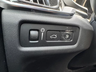 Volvo V60 Volvo V60 2.0 T6 Recharge AWD R-Design R-Design/Airco/Lichtmetalen velgen/Stoelverw. - afbeelding nr 17