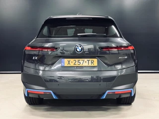 BMW iX BMW IX XDrive40 High Executive 77 kWh 326PK, 360 Cam, Harman/Kardon, 22
